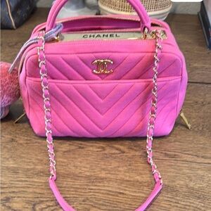 CHANEL Rare fuchia Pink and Gold bowler bag